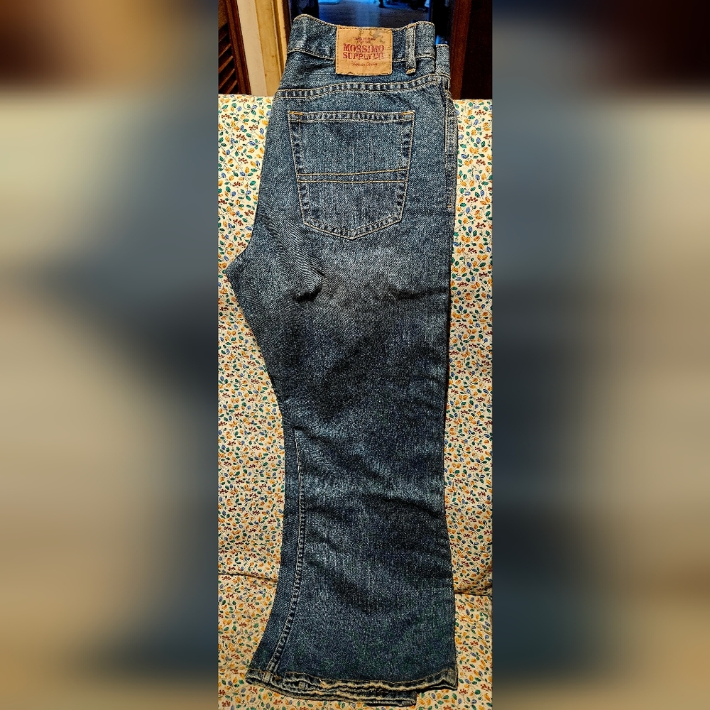 Mossimo Supply Co. Blue jeans 32/30 Bootcut.